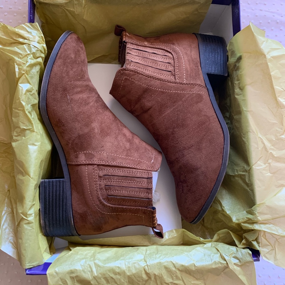 Steve Madden Madden Girl Chelsea Booties!